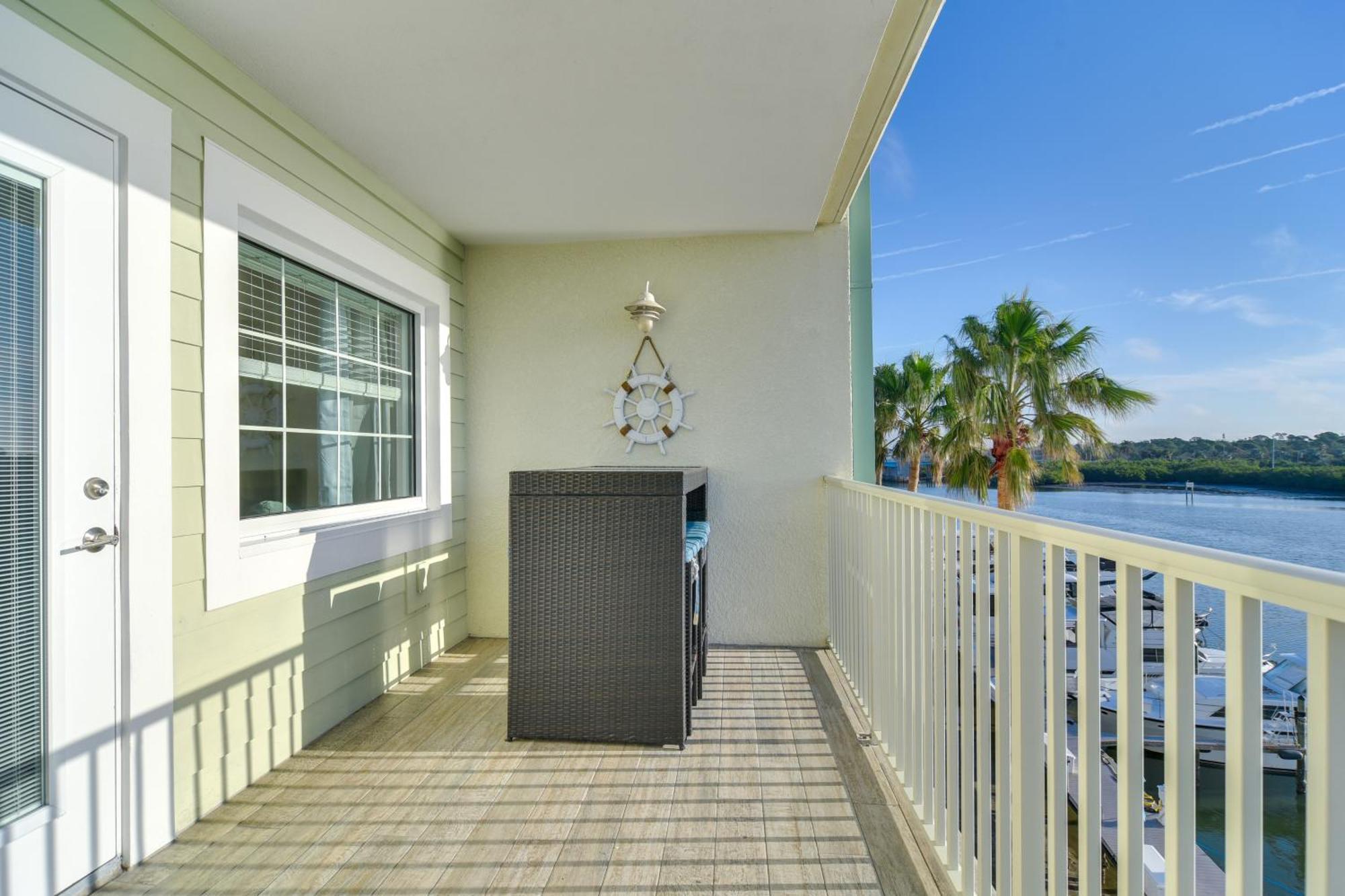 Waterfront Condo With Water Park, Walk To The Beach! 클리어워터 비치 외부 사진