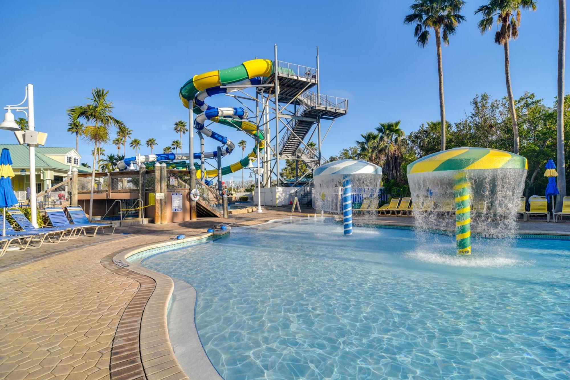 Waterfront Condo With Water Park, Walk To The Beach! 클리어워터 비치 외부 사진